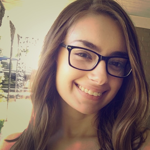 Meet your Posher, Taylor - Picture 1 of 1